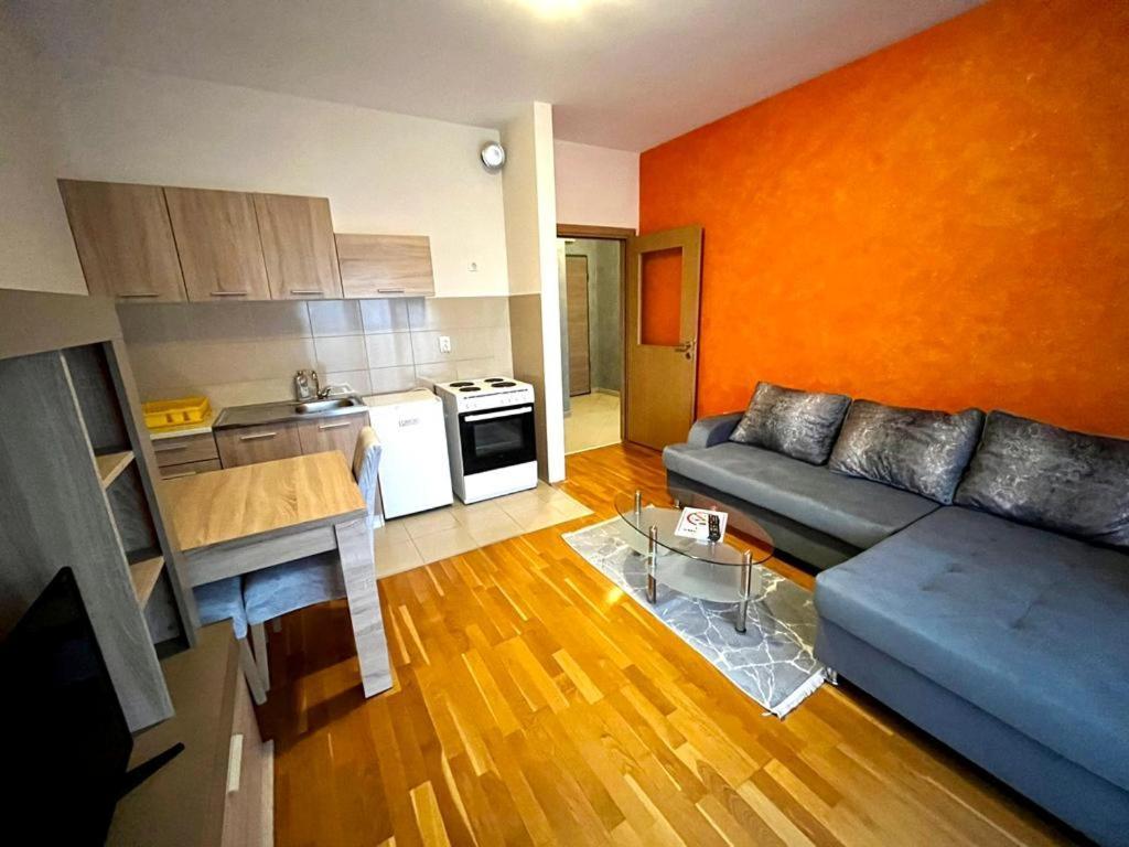 Nakii Apartmani Подгорица Екстериор снимка
